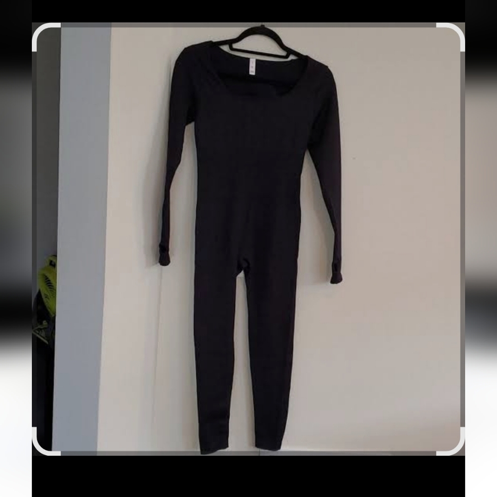 Black One-Piece Long Sleeve Ribbed Yoga  Jumpsuit